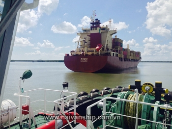 HAIVANSHIP tham gia giải cứu Tàu container NADIR bị mắc cạn trên luồng sông Lòng Tàu, TP. Hồ Chí Minh