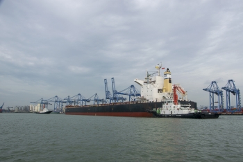 Assisting M.V PEDHOULAS COMMANDER berthing at Interflour port - Ba Ria - Vung Tau VietNam.