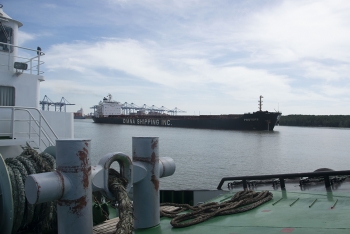 Assisting M/V Protefs berthing at PSA port.