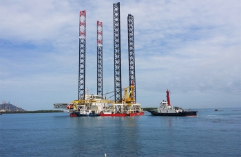 Towing JINSHAN 1 by Tugboat Sea Tiger (4,500HP) & Haivanship 05 (1,800HP)