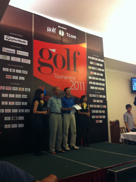 Mr. Pham Hong Phong – HAIVANSHIP’s Director – got Hold In One at the GOLF TOURNAMENT 2011 at Thu Duc Golf Course on 28th July ‘2011”