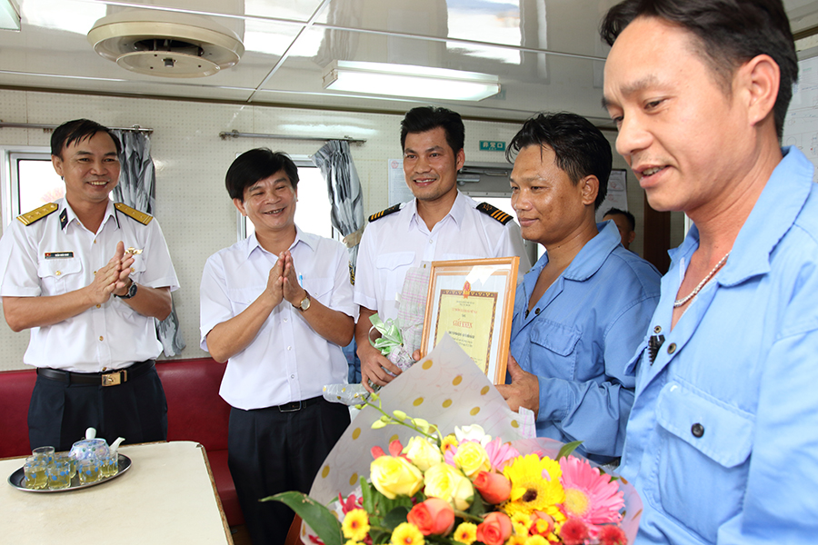 marine salvage Service Award